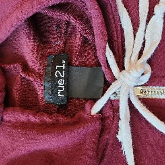 Basic Hoodie - Picture 2 of 5